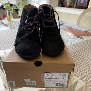 Tom’s Desert Wedge, Size 9